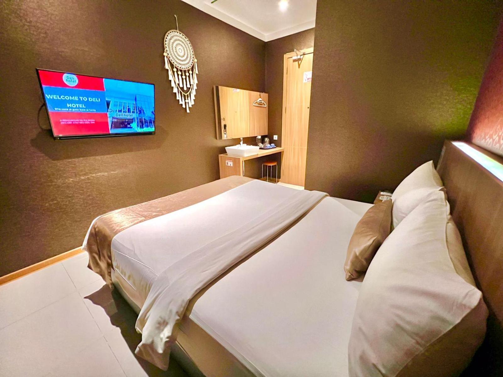 Deli Hotel Медан Экстерьер фото